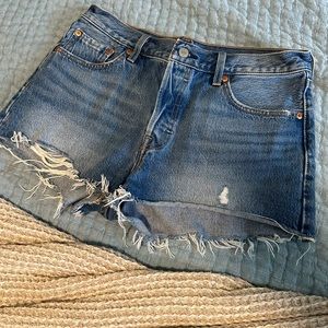 501 Levi denim shorts
